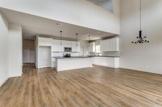 265 Jim Walters Dr in Runaway Bay, TX - Building Photo - Building Photo