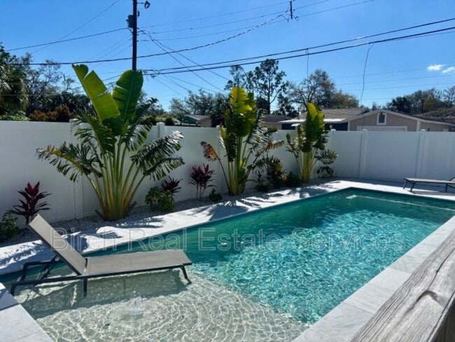 3926 10th Ave N in St. Petersburg, FL - Building Photo - Building Photo