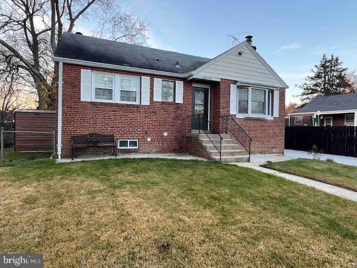 4903 N Barnaby Ln in Temple Hills, MD - Building Photo