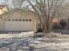 404 Desert Rock Dr SW in Albuquerque, NM - Building Photo