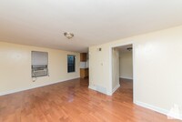 2036 W Charleston St, Unit 1F in Chicago, IL - Building Photo - Building Photo