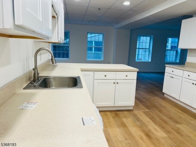 106 Main St in Sparta, NJ - Building Photo - Building Photo