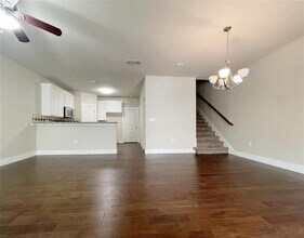 211 Lily Ln in Lewisville, TX - Building Photo - Building Photo