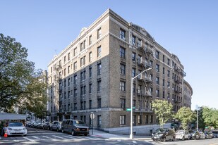 90 Pinehurst Ave in New York, NY - Building Photo