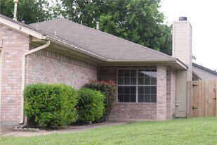 2001 Alex Ave in Austin, TX - Building Photo