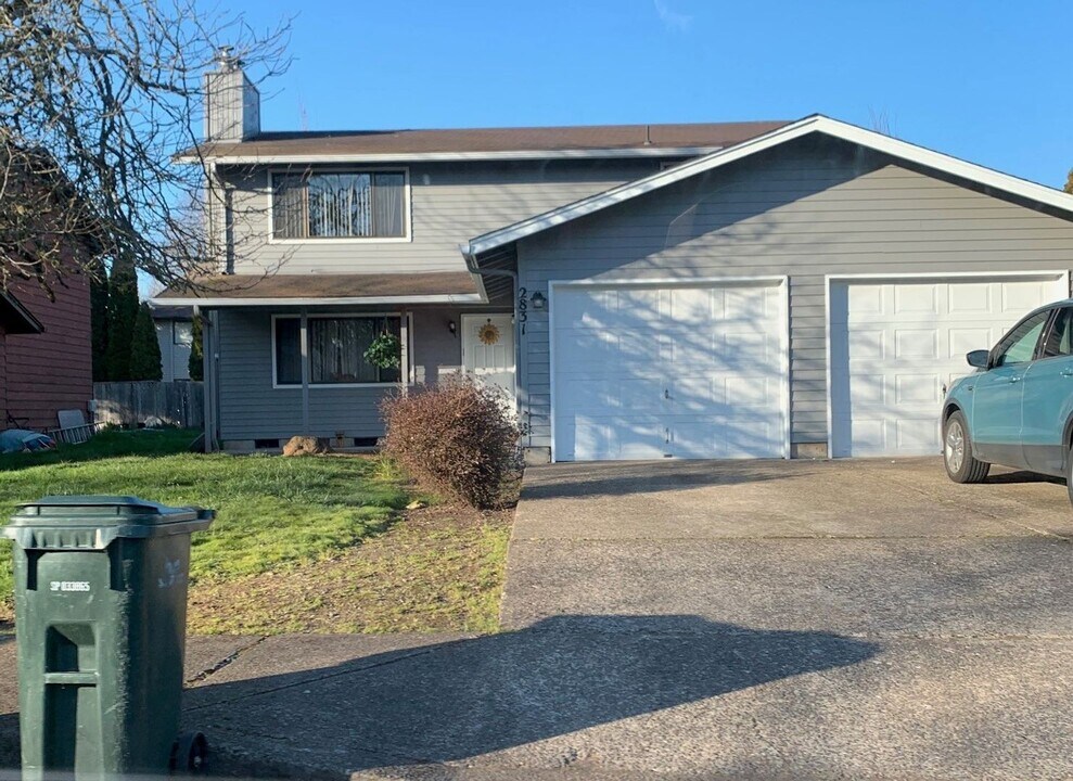 2829-2831 Applewood Ln in Eugene, OR - Building Photo