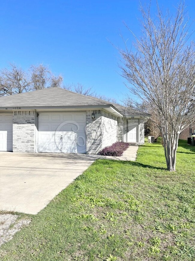 property at 1004 W Avenue B