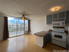 2845 Waialae Ave in Honolulu, HI - Building Photo