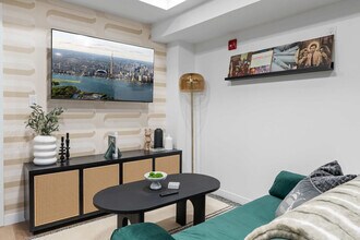 168 McCaul St, Unit SI ID1389236P in Toronto, ON - Building Photo - Building Photo