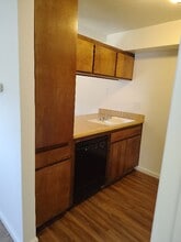 2401 Christmas Tree Ln in Bakersfield, CA - Building Photo - Building Photo