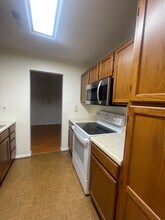 8 Russell Ave in Gaithersburg, MD - Building Photo - Building Photo