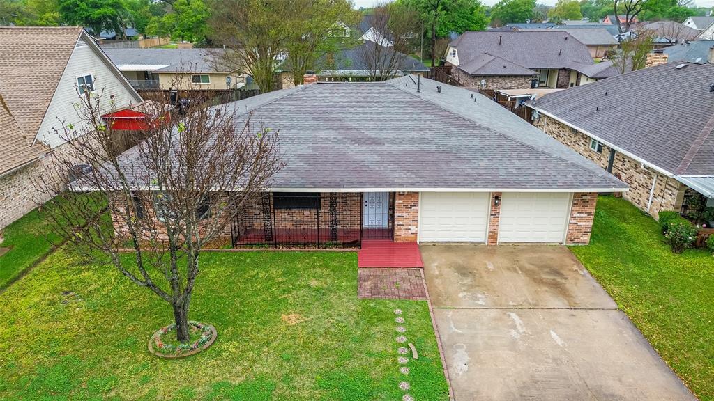 2518 Tyler Ln in Deer Park, TX - Building Photo