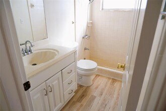 8056 30th Ave N in St. Petersburg, FL - Building Photo - Building Photo