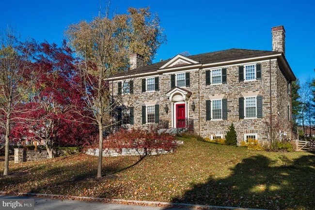 property at 1911 Stone Ridge Ln