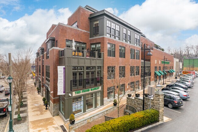 8200 Germantown Ave in Philadelphia, PA - Foto de edificio - Building Photo