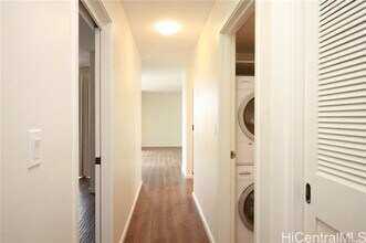 2600 Pualani Way in Honolulu, HI - Building Photo - Building Photo