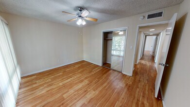 621 S. Osage in Inglewood, CA - Foto de edificio - Building Photo