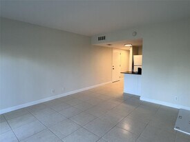 505 NE 20th Ave in Deerfield Beach, FL - Building Photo