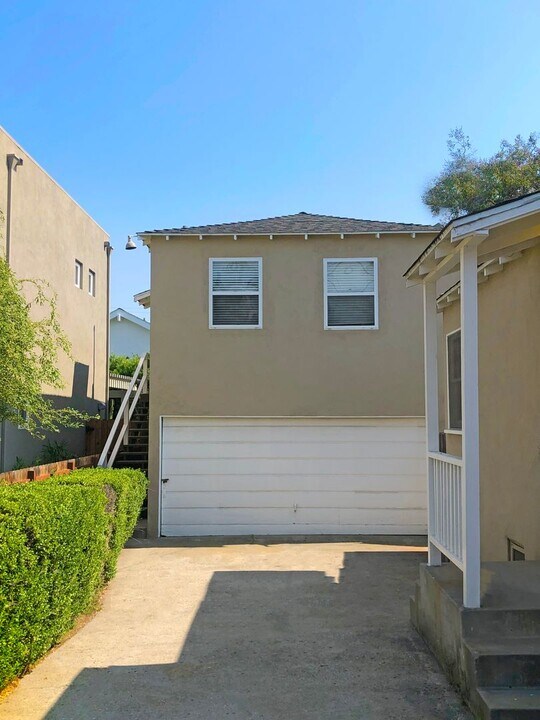 1220 7th St-Unit -1220 1/2 in Hermosa Beach, CA - Building Photo