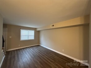 1613 N Sharon Amity Rd in Charlotte, NC - Building Photo - Building Photo