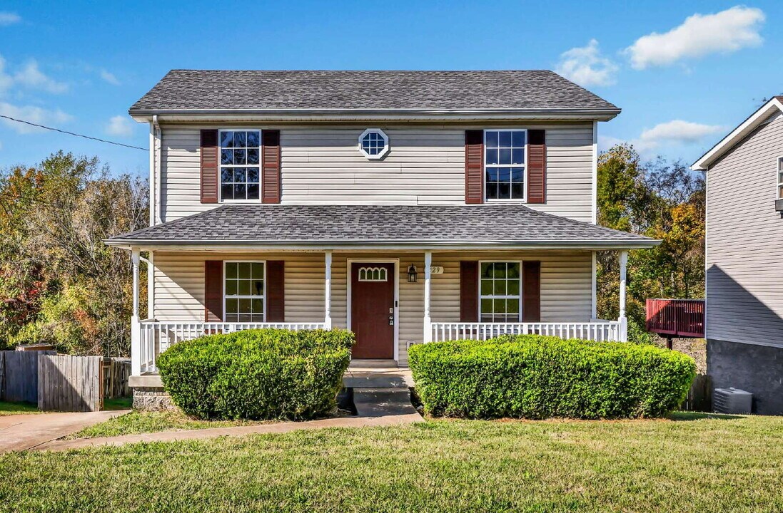 229 Senator Dr in Clarksville, TN - Building Photo