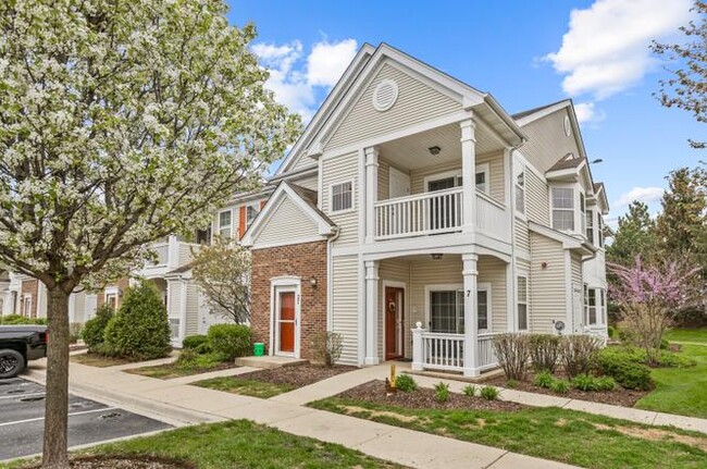 2305 Aurora Dr in Pingree Grove, IL - Building Photo - Building Photo