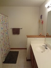 1944 Shamrock Pl in Chaska, MN - Building Photo - Building Photo