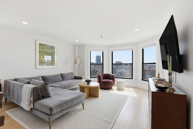 390 Commonwealth Ave in Boston, MA - Building Photo - Building Photo