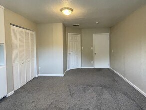 3105 Leatha Way in Sacramento, CA - Building Photo - Building Photo