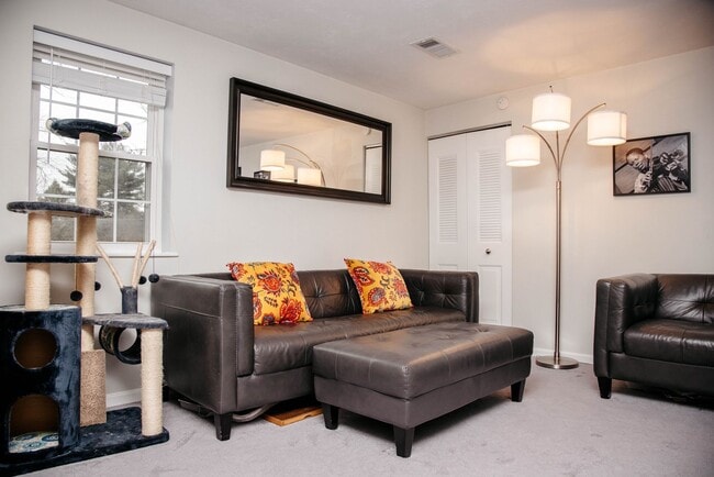 property at 922 Eagle Ln