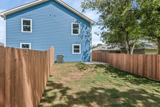 property at 1115 S Terrace St