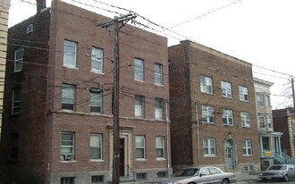 93-95 Pine St in Montclair, NJ - Building Photo