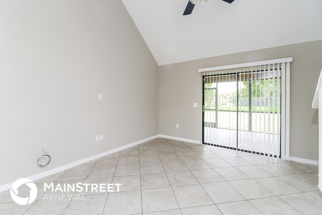 308 SE 17th Pl in Cape Coral, FL - Building Photo - Building Photo