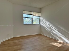 631 Cypress Lake Blvd in Pompano Beach, FL - Building Photo - Building Photo
