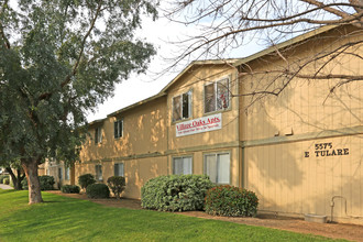 Village Oaks Apartments in Fresno, CA - Building Photo - Building Photo