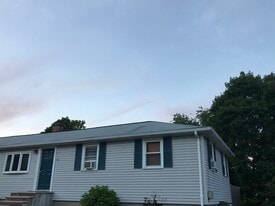 40 Neillian Way, Unit 40 Neillian Way Bedford in Bedford, MA - Building Photo
