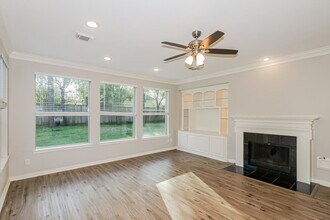 8835 Vista Springs Dr in Spring, TX - Foto de edificio - Building Photo
