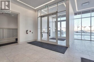 101 Cathedral High St in Markham, ON - Building Photo - Building Photo