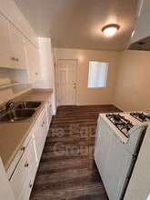 503 E Myrtle Ave in Visalia, CA - Building Photo - Building Photo