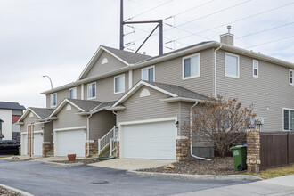 Jumping Pound Townhouse in Cochrane, AB - Building Photo - Building Photo