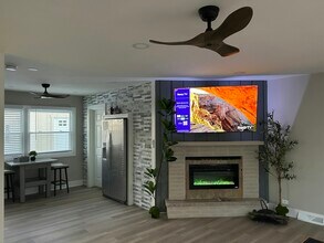 921 Stratford Ln in Mundelein, IL - Building Photo - Building Photo