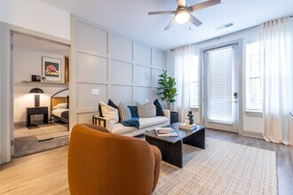 WOODBURN EXCHANGE in Cincinnati, OH - Foto de edificio - Interior Photo