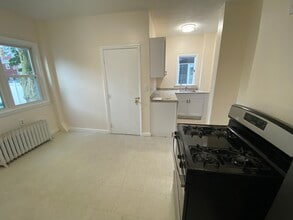 33 Everett Ave, Unit 1 in Somerville, MA - Building Photo - Building Photo