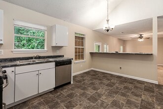 3822 Waldrop Hills Dr in Decatur, GA - Building Photo - Building Photo