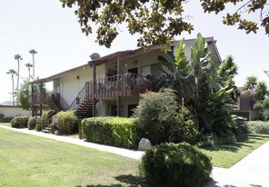 2364 W Greenacre Ave in Anaheim, CA - Building Photo