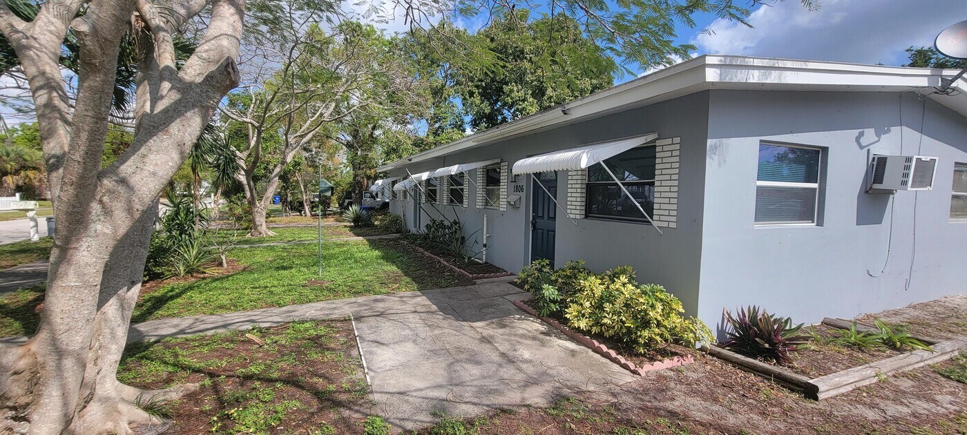 1808 22nd Ave in Vero Beach, FL - Foto de edificio