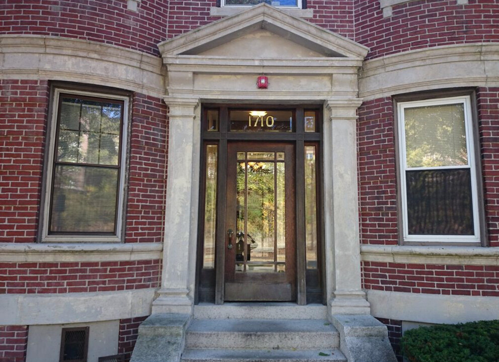 1710 Commonwealth Ave, Unit 1 in Boston, MA - Building Photo