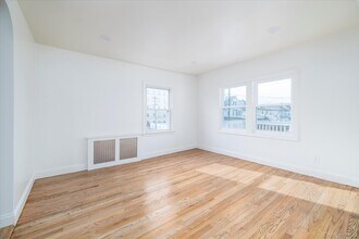 9 Hanover Pl in Rockville Centre, NY - Building Photo - Building Photo