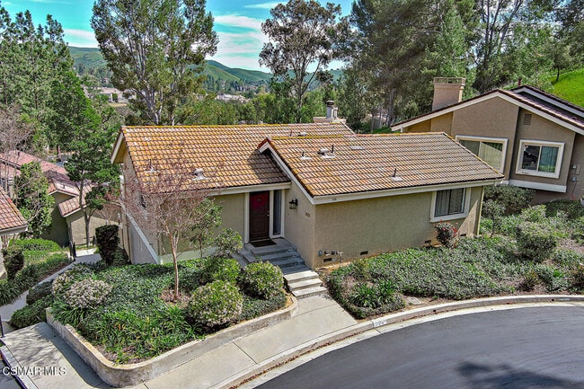 property at 576 Calle De Las Ovejas