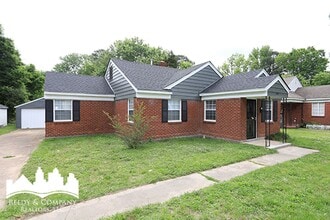 992 Maria St in Memphis, TN - Building Photo - Building Photo